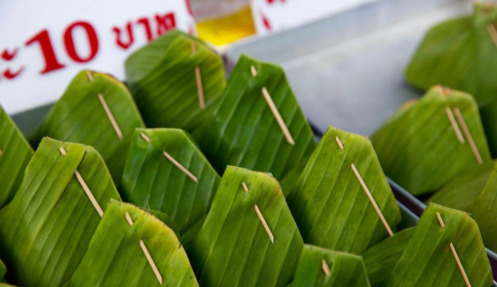 Supermarkets in Thailand and Vietnam Swap Plastic Packaging for Banana Leaves